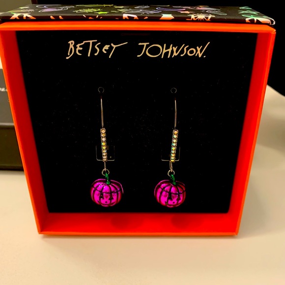🏷️ Betsey Johnson Purple Pumpkin Earrings - Picture 2 of 5